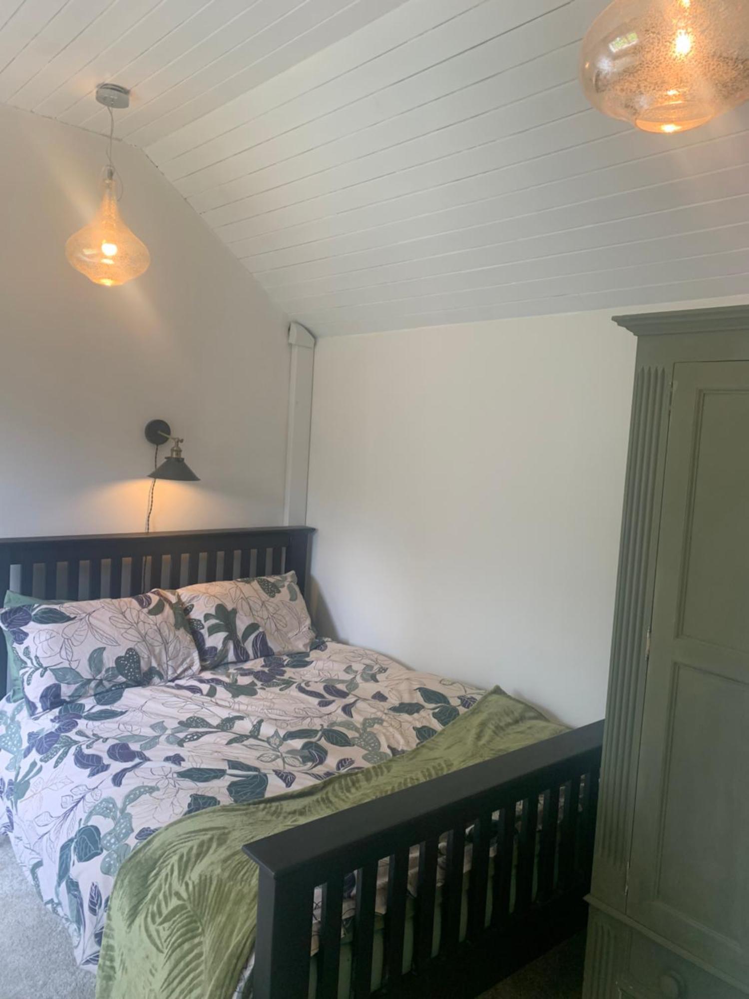 Newly Refurbished One Bedroom With Additional Sofa Bed Self Contained Flat In Garden Abbots Langley Eksteriør billede