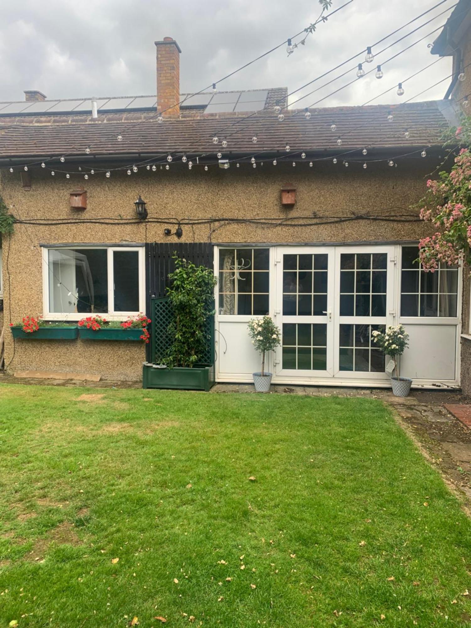 Newly Refurbished One Bedroom With Additional Sofa Bed Self Contained Flat In Garden Abbots Langley Eksteriør billede