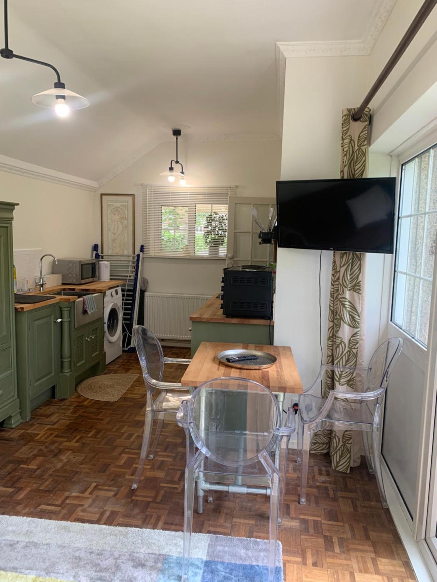 Newly Refurbished One Bedroom With Additional Sofa Bed Self Contained Flat In Garden Abbots Langley Eksteriør billede